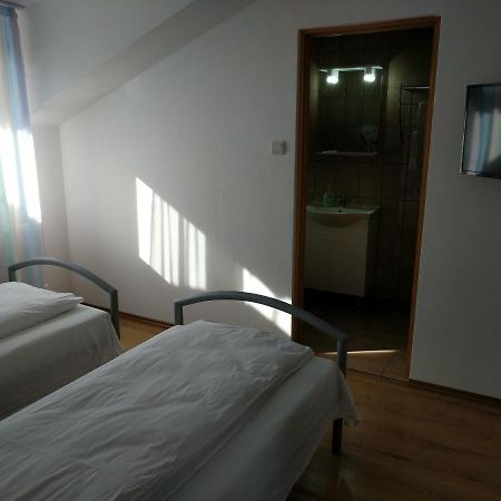 Pensiunea Vladut Timişoara Buitenkant foto
