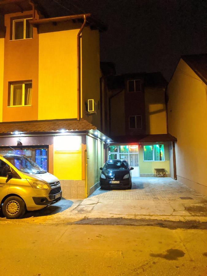 Pensiunea Vladut Timişoara Buitenkant foto