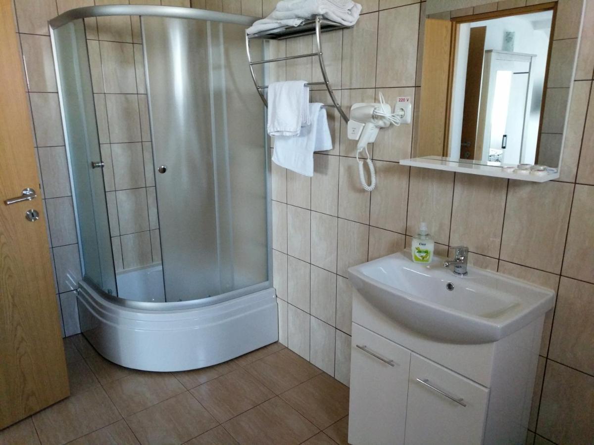 Pensiunea Vladut Timişoara Buitenkant foto